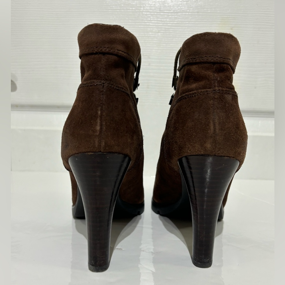 Ralph Lauren Lace up  Brown Suede Heeled Booties. size 9M - Picture 5 of 9